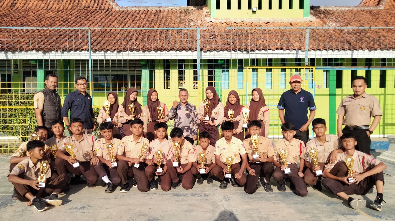 Kepala Madrasah MTsN 11 Majalengka Berikan Apresiasi kepada Siswa-Siswi yang  Berprestasi di Jambore Tingkat Ranting Kecamatan Cingambul