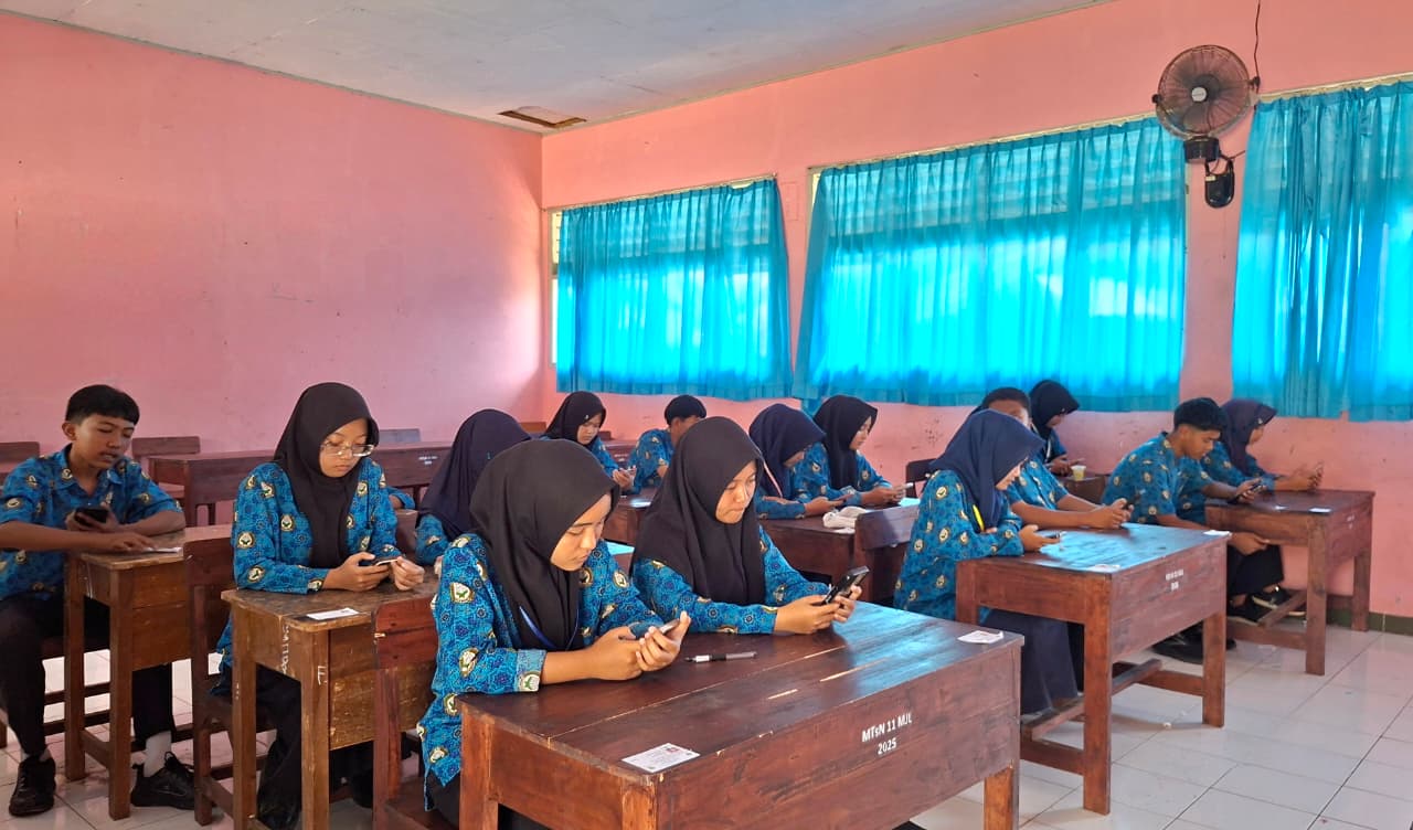 Digitalisasi Pendidikan: MTsN 11 Majalengka Sukses Gelar Ujian Madrasah Berbasis Android