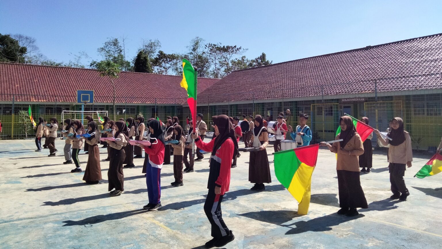 MTsN 11 Majalengka Matangkan Marching Band Sambut HUT Ke-81 RI